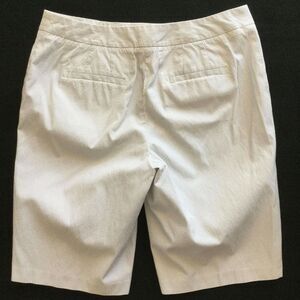 Chico’s Women's Walking Golf Bermuda Shorts Size 0 Striped, Front Pockets